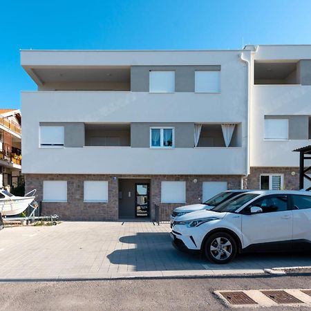 Apartment Apartman Mia 브로다리카 외부 사진